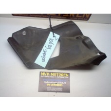 Kap L onder tank Triumph Sprint 900 T300 1993-98