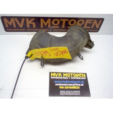 Rubber carburateur-luchtFhuis voorste cil. Suzuki VS700 GL-P-E-F 1986-1991