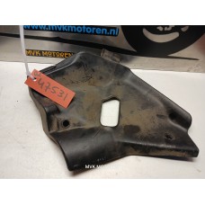 Kap onder tank/frame rechts Triumph All models 750 900 1000 1200 T300 Kap onder tank/frame rechts Triumph All models 750 900 1000 1200 T300