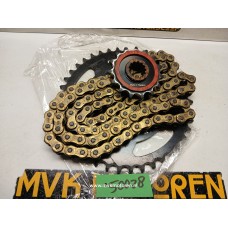 kettingset RK Honda CB-1 CB400 F NC27 1989-92