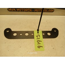 Plaat onder tellerset Triumph T300 