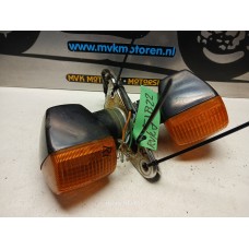 Richtingsaanwijzers L+R Voorzijde + Brackets  Honda NTV650 RC33 Revere 1988-1997