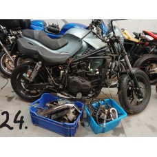 24) Honda VF750C V45